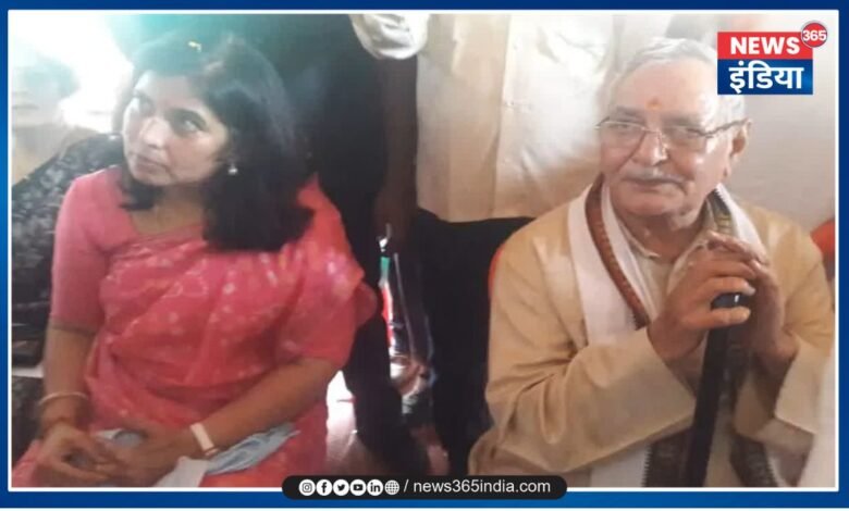 Saroj Pandey Father Passes Away